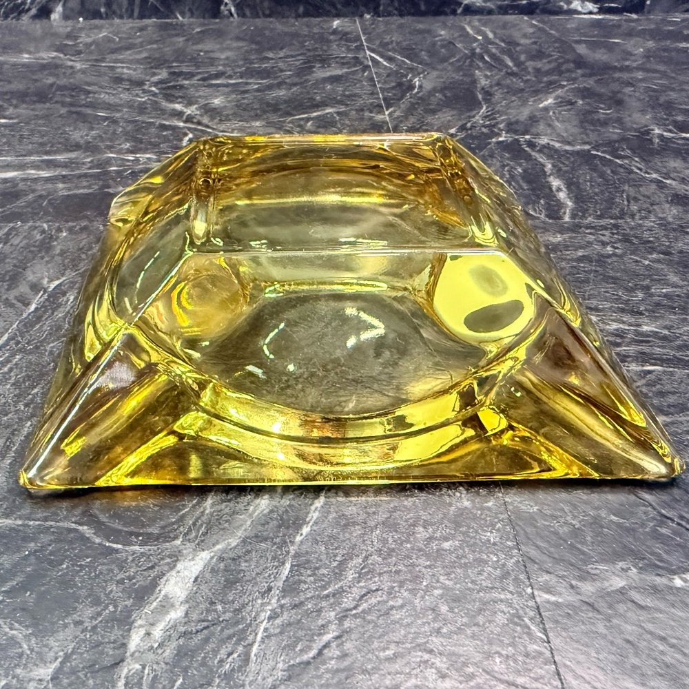 Vintage Ashtray - Picture 8 of 15